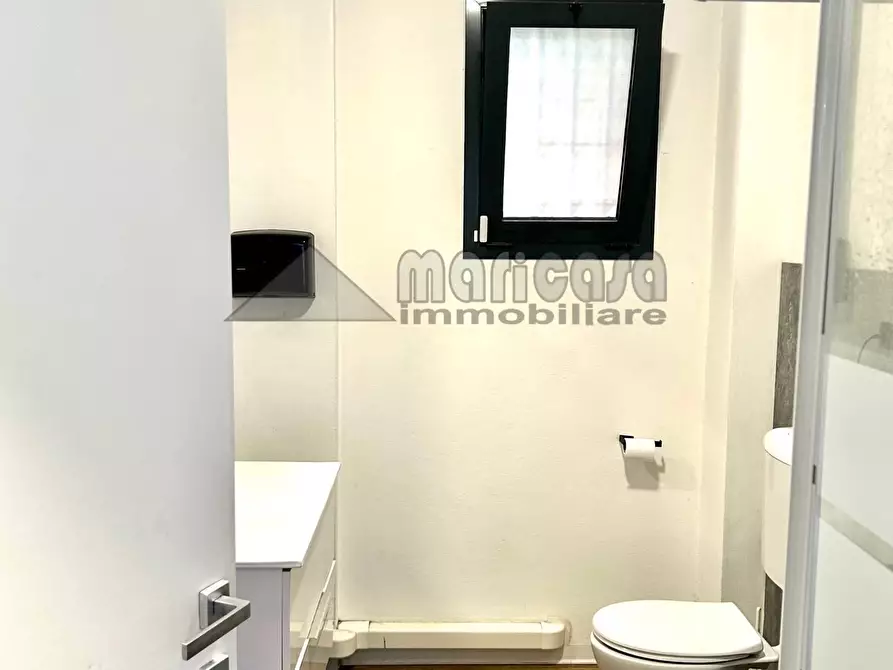 Immagine 14 di Locale commerciale in vendita  in via Armari a Ferrara
