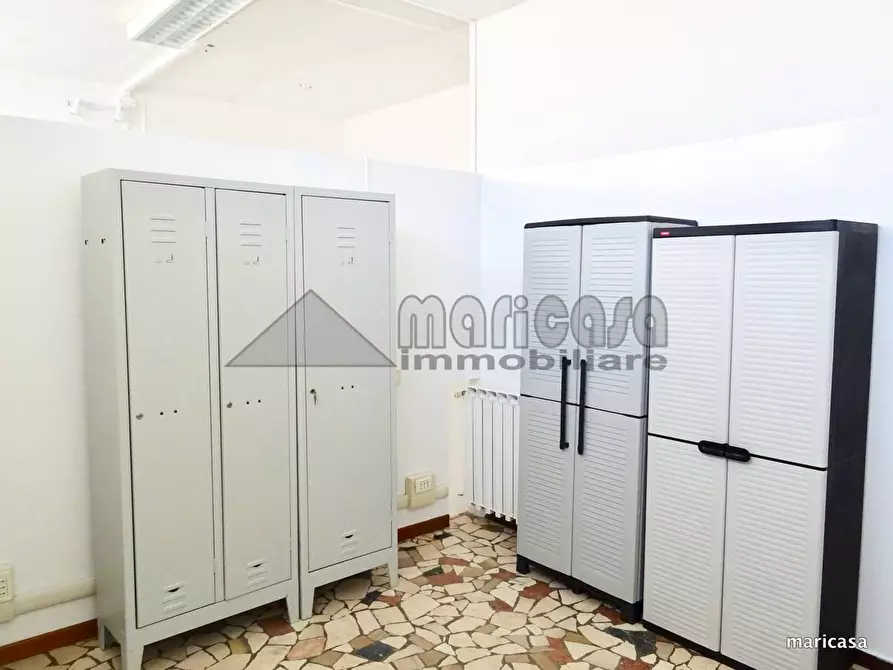 Immagine 14 di Ufficio in vendita  in via Cattaneo a Ferrara