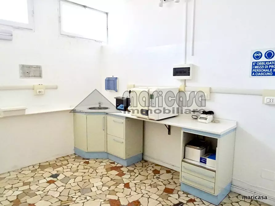 Immagine 40 di Ufficio in vendita  in via Cattaneo a Ferrara