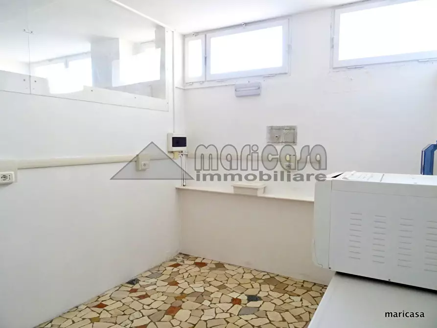 Immagine 8 di Ufficio in vendita  in via Cattaneo a Ferrara