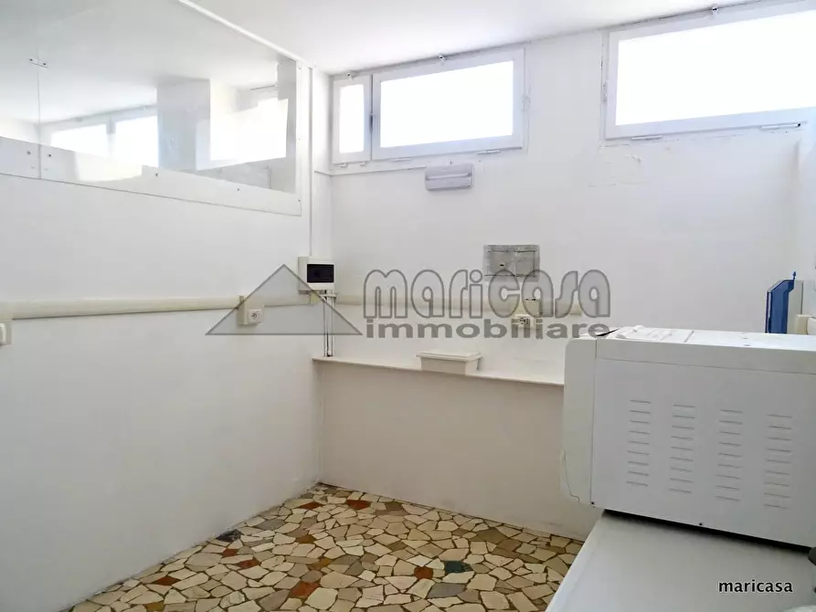 Immagine 32 di Ufficio in vendita  in via Cattaneo a Ferrara