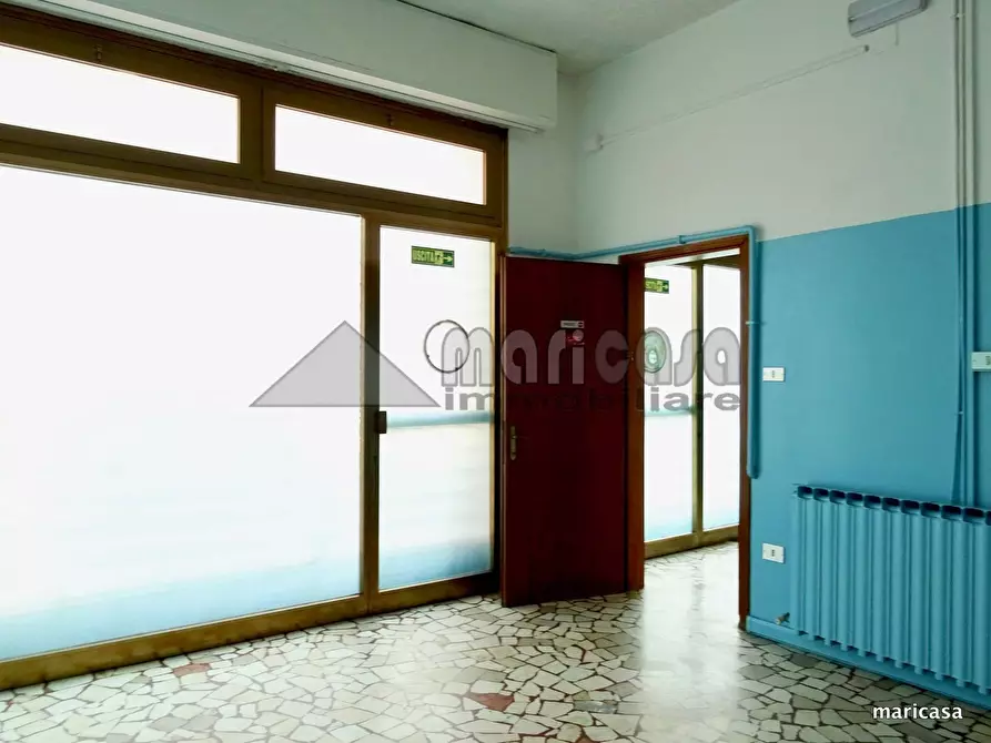 Immagine 30 di Ufficio in vendita  in via Cattaneo a Ferrara