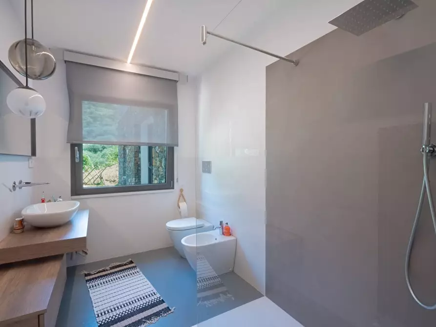 Immagine 7 di Villa in vendita  in località comeglio 77 a Avegno