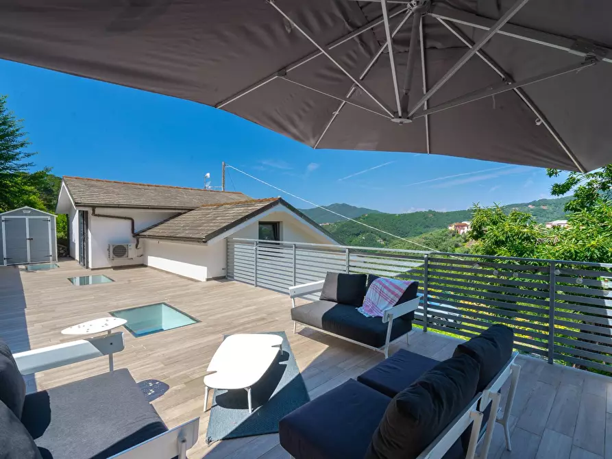 Immagine 10 di Villa in vendita  in località comeglio 77 a Avegno