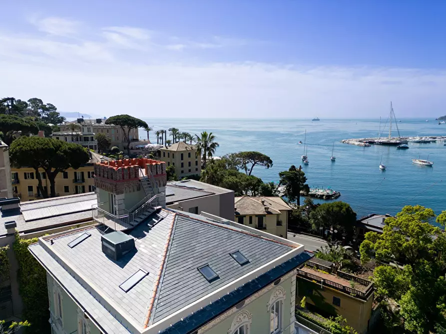 Immagine 8 di Appartamento in vendita  in Piazza Raul Nobili 4 a Santa Margherita Ligure