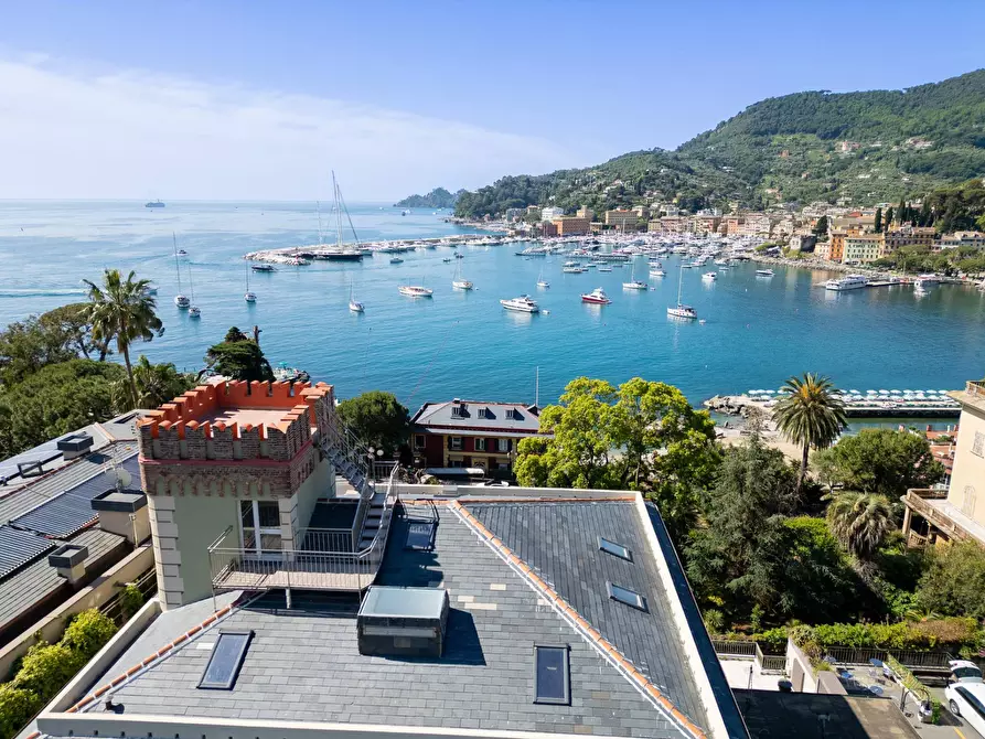 Immagine 10 di Appartamento in vendita  in Piazza Raul Nobili 4 a Santa Margherita Ligure