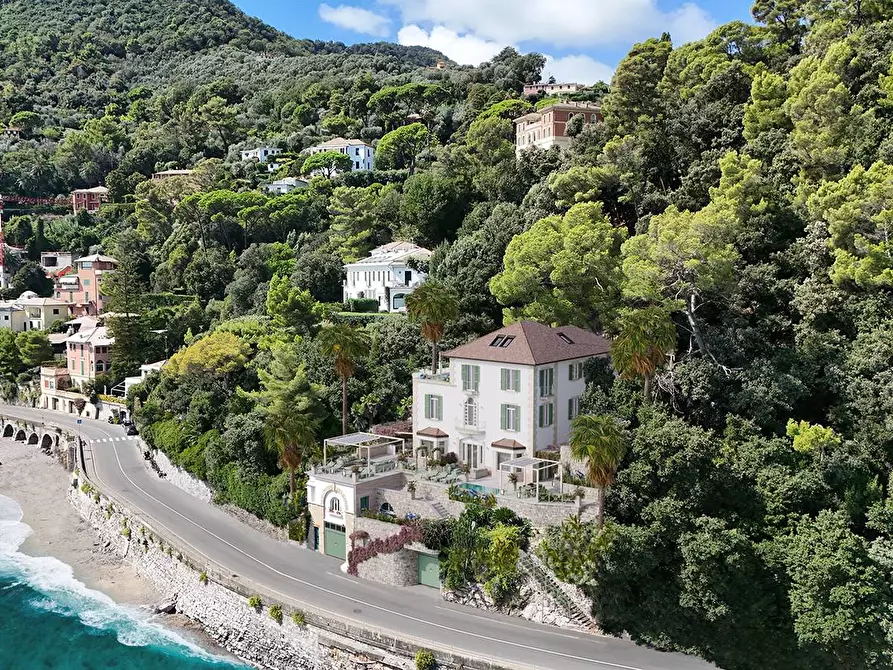 Immagine 8 di Appartamento in vendita  in Lungomare Rossetti 10-12-14a a Santa Margherita Ligure