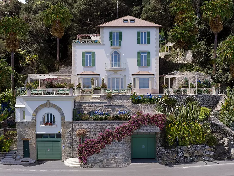 Immagine 3 di Appartamento in vendita  in Lungomare Rossetti 10-12-14a a Santa Margherita Ligure