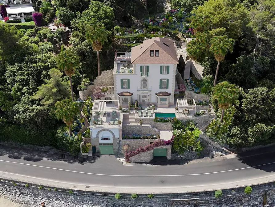 Immagine 5 di Appartamento in vendita  in Lungomare Rossetti 10-12-14a a Santa Margherita Ligure