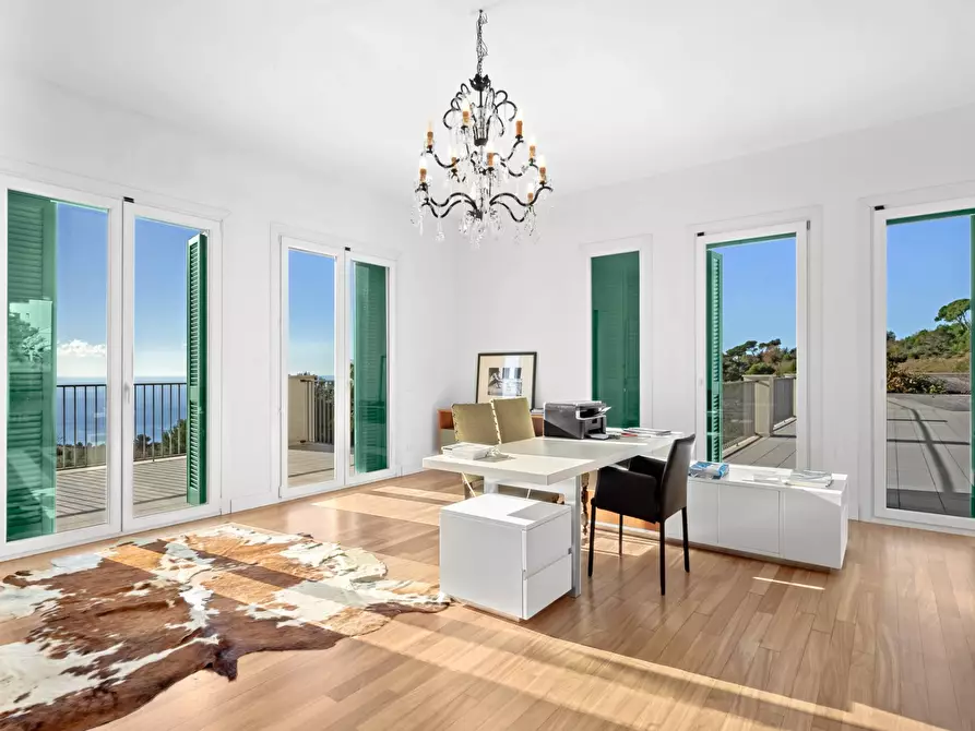 Immagine 22 di Villa in vendita  in Via Antica Torre 1 a Cipressa