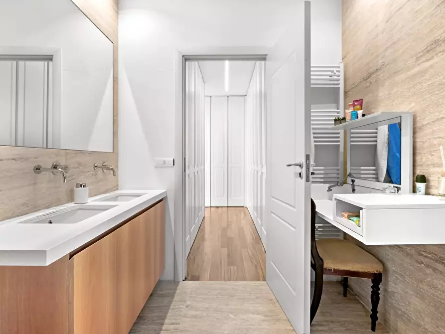 Immagine 32 di Villa in vendita  in Via Antica Torre 1 a Cipressa