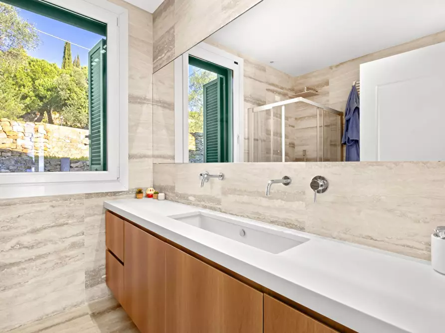 Immagine 33 di Villa in vendita  in Via Antica Torre 1 a Cipressa