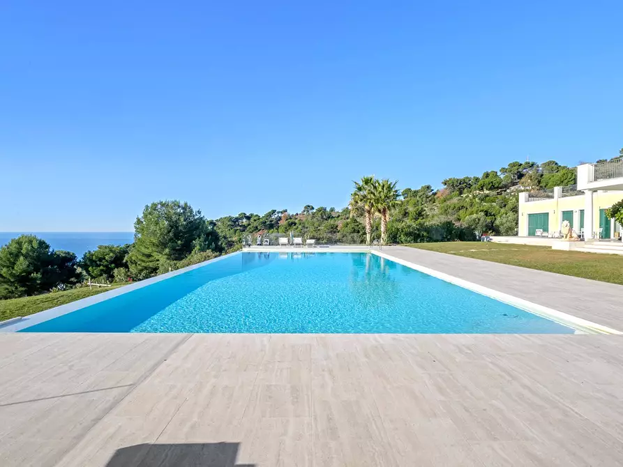 Immagine 38 di Villa in vendita  in Via Antica Torre 1 a Cipressa