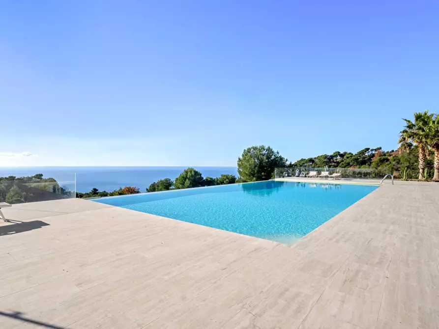 Immagine 41 di Villa in vendita  in Via Antica Torre 1 a Cipressa