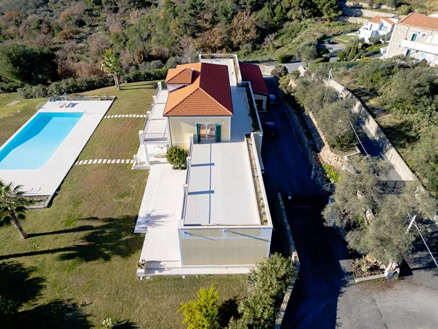 Immagine 43 di Villa in vendita  in Via Antica Torre 1 a Cipressa