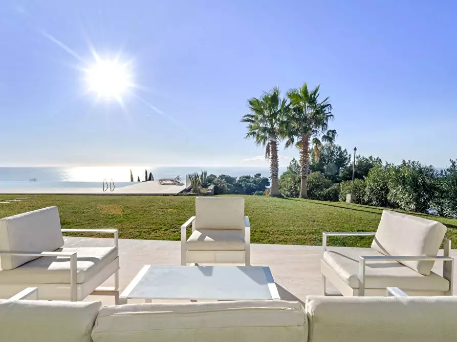 Immagine 48 di Villa in vendita  in Via Antica Torre 1 a Cipressa