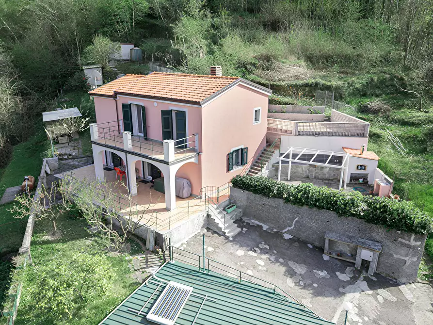 casa indipendente in vendita ad Avegno
