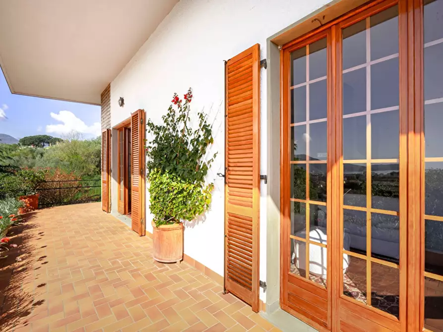 Immagine 5 di Villa in vendita  in Via Montepertico 110 a La Spezia