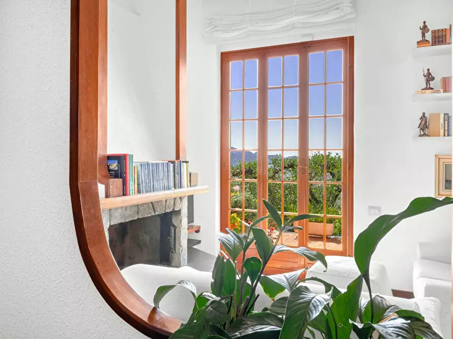 Immagine 11 di Villa in vendita  in Via Montepertico 110 a La Spezia