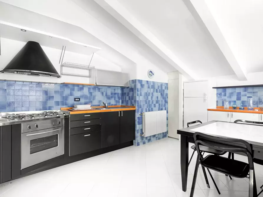 Immagine 24 di Villa in vendita  in Via Montepertico 110 a La Spezia