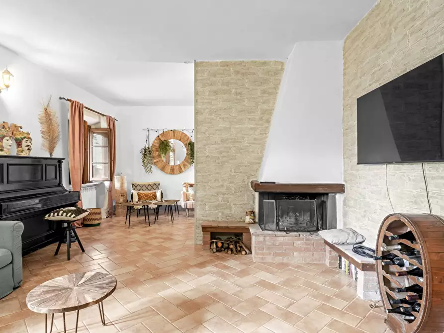 Immagine 2 di Casa indipendente in vendita  a Volterra