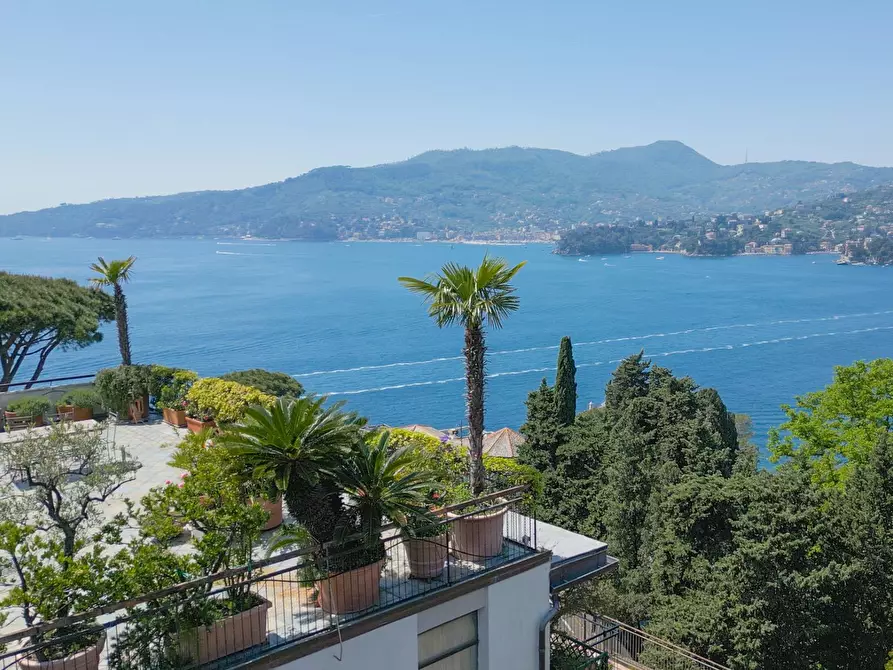 Immagine 1 di Appartamento in vendita  in Via Aurelia 270 a Rapallo