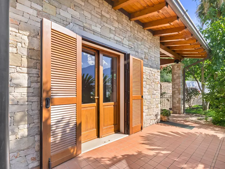 Immagine 2 di Villa in vendita  in Via Milanesa 10/A3 a Limone Sul Garda