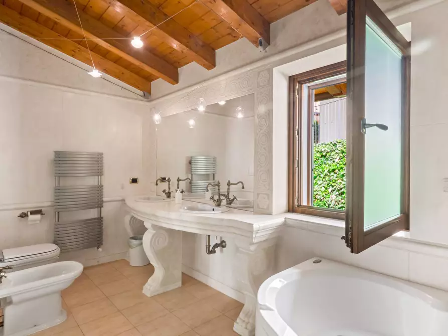 Immagine 33 di Villa in vendita  in Via Milanesa 10/A3 a Limone Sul Garda