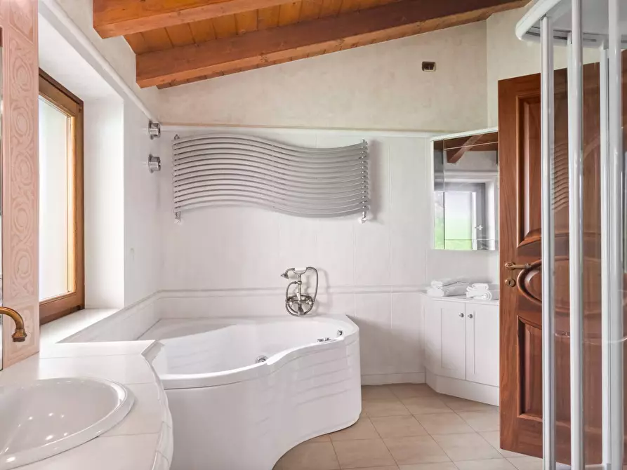 Immagine 34 di Villa in vendita  in Via Milanesa 10/A3 a Limone Sul Garda