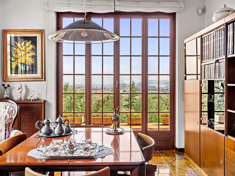 Immagine 1 di Villa in vendita  in Via Montepertico 110 a La Spezia