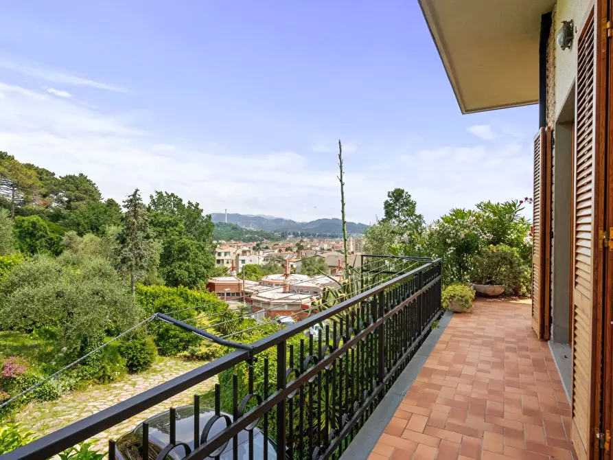 Immagine 7 di Villa in vendita  in Via Montepertico 110 a La Spezia