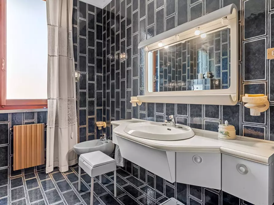 Immagine 13 di Villa in vendita  in Via Montepertico 110 a La Spezia