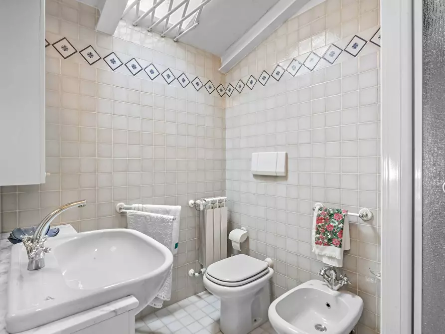 Immagine 18 di Villa in vendita  in Via Montepertico 110 a La Spezia