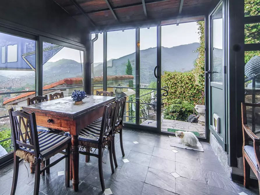 Immagine 13 di Villa in vendita  in Salita Montallegro 11 a Rapallo