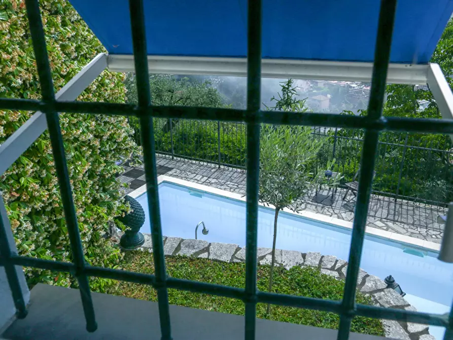 Immagine 25 di Villa in vendita  in Salita Montallegro 11 a Rapallo