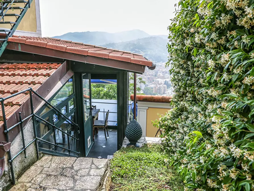Immagine 28 di Villa in vendita  in Salita Montallegro 11 a Rapallo