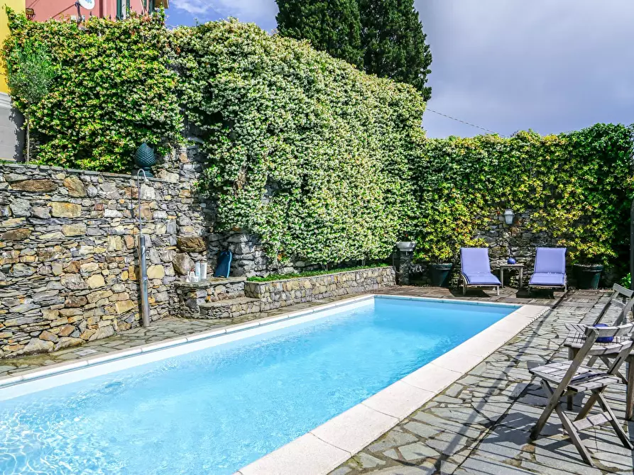 Immagine 1 di Villa in vendita  in Salita Montallegro 11 a Rapallo