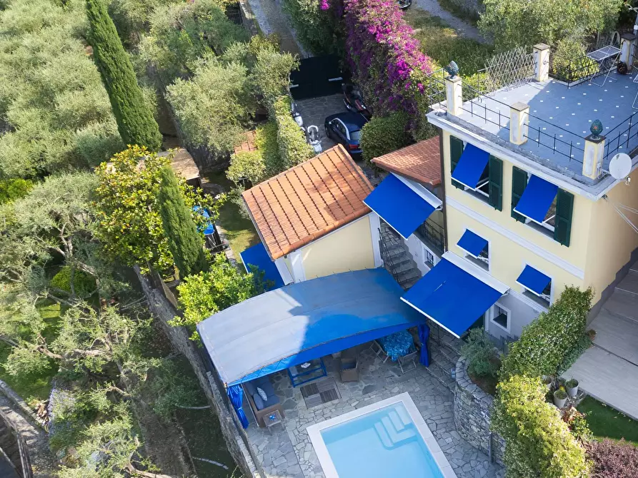 Immagine 11 di Villa in vendita  in Salita Montallegro 11 a Rapallo