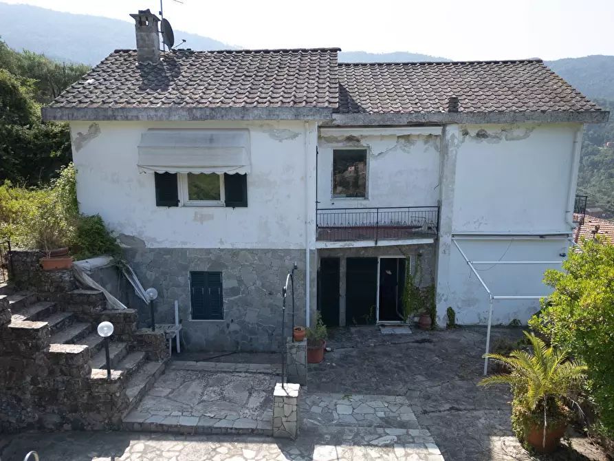 Immagine 10 di Villa in vendita  in san saturnino a Avegno