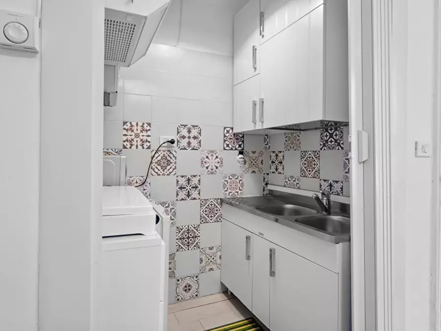 Immagine 4 di Appartamento in vendita  in via Costaguta 13 a Rapallo