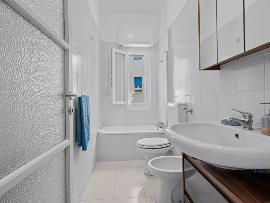 Immagine 9 di Appartamento in vendita  in via Costaguta 13 a Rapallo