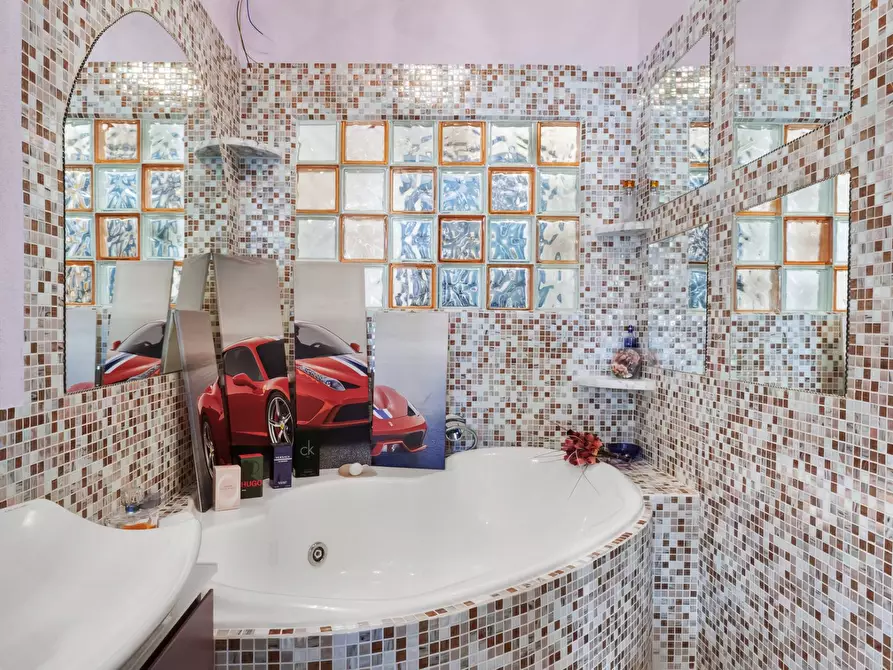 Immagine 16 di Appartamento in vendita  in via delle americhe 28 a Sestri Levante