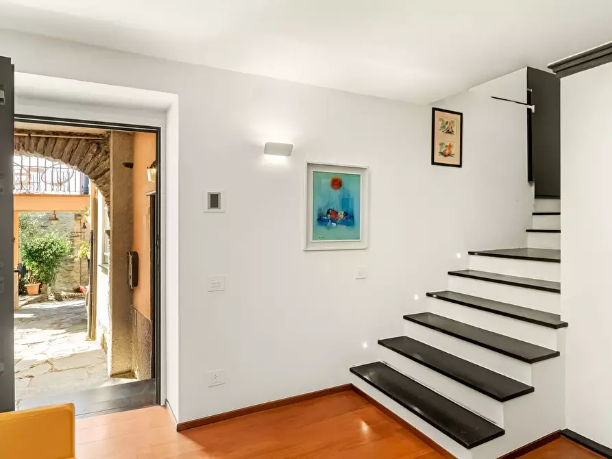 Immagine 12 di Appartamento in vendita  in Via Dino Berisso a Avegno