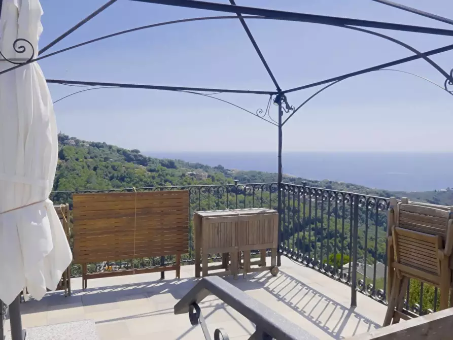 Immagine 17 di Appartamento in vendita  in Via Dino Berisso a Avegno