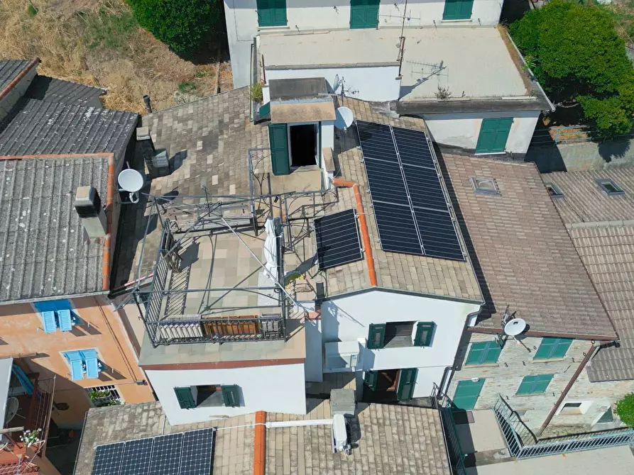 Immagine 19 di Appartamento in vendita  in Via Dino Berisso a Avegno