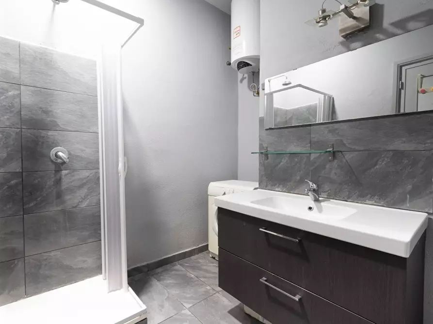 Immagine 10 di Appartamento in vendita  in Via Val Di Sole 27 a Rapallo