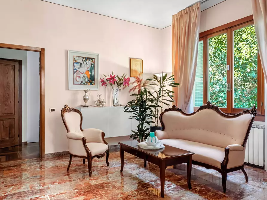 Immagine 2 di Villa in vendita  in Via Silvio Pellico 15 a La Spezia