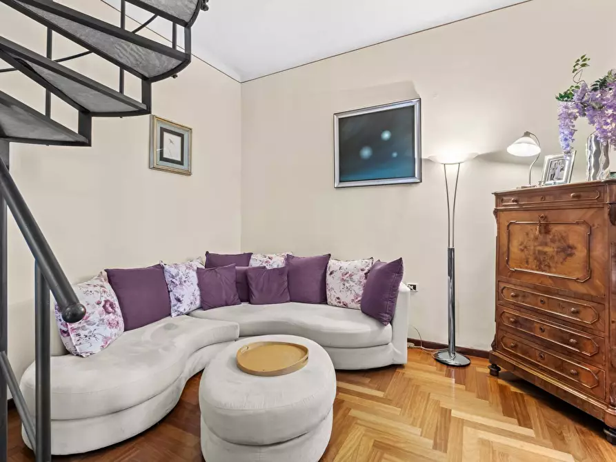 Immagine 5 di Villa in vendita  in Via Silvio Pellico 15 a La Spezia