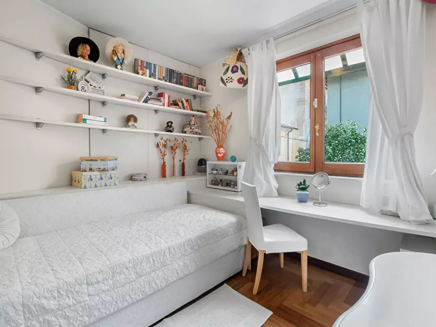 Immagine 14 di Villa in vendita  in Via Silvio Pellico 15 a La Spezia