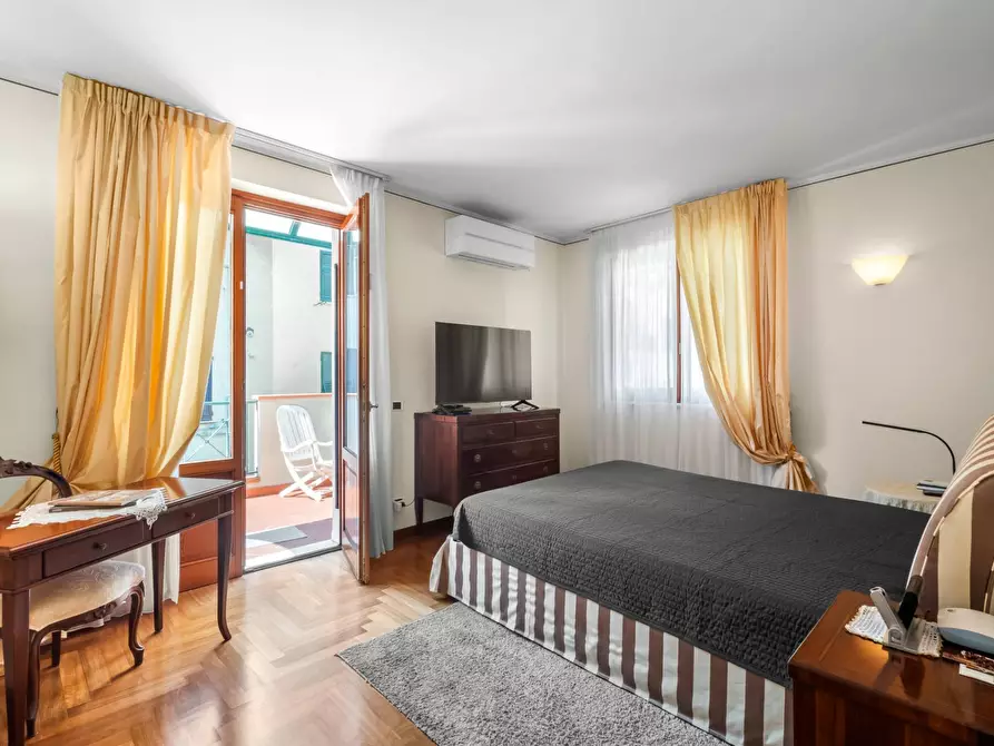 Immagine 16 di Villa in vendita  in Via Silvio Pellico 15 a La Spezia